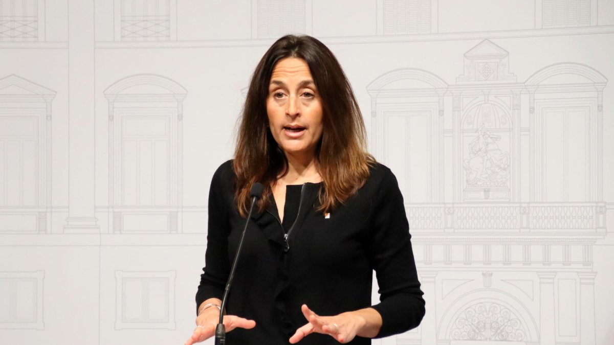 La consejera de Educación y Formación Profesional, Esther Niubó.