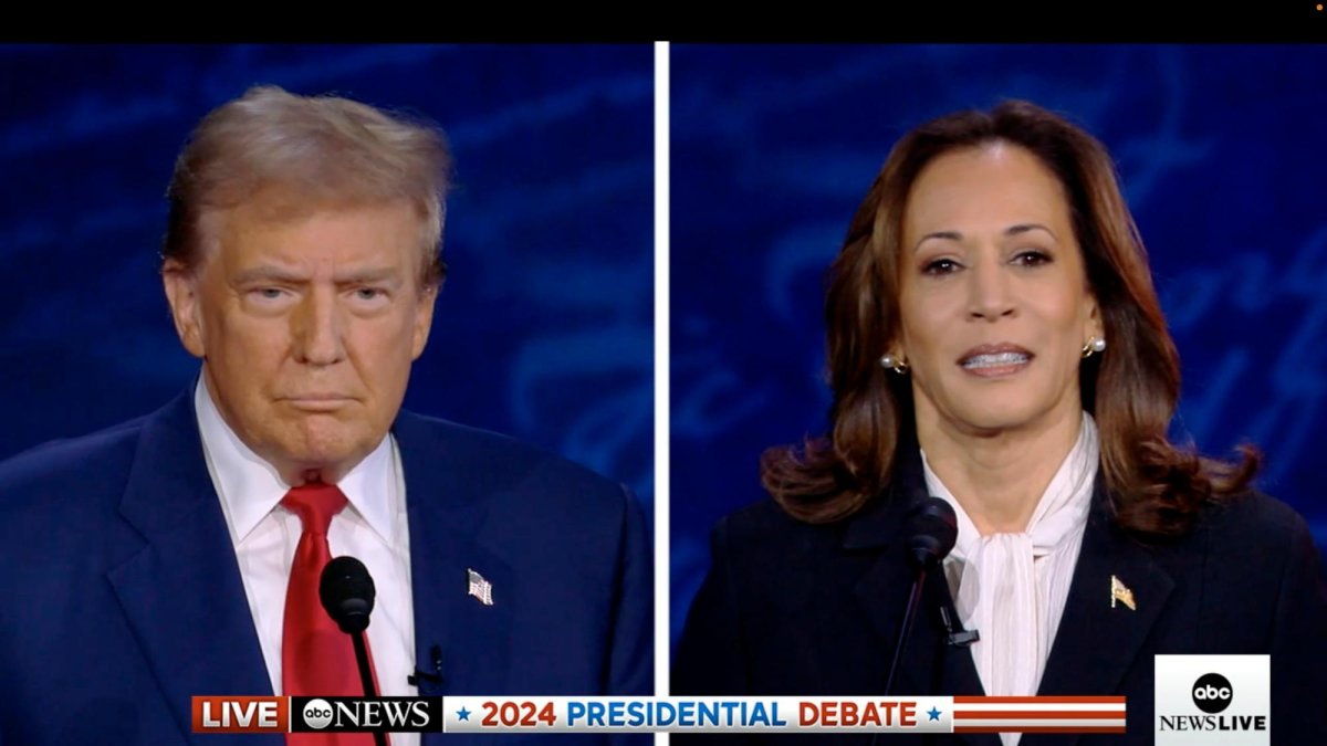 El expresidente de EE.UU. y candidato republicano, Donald Trump, y la vicepresidenta de EE.UU. y candidata demócrata, Kamala Harris, en el debate electoral de la cadena ‘ABC’.