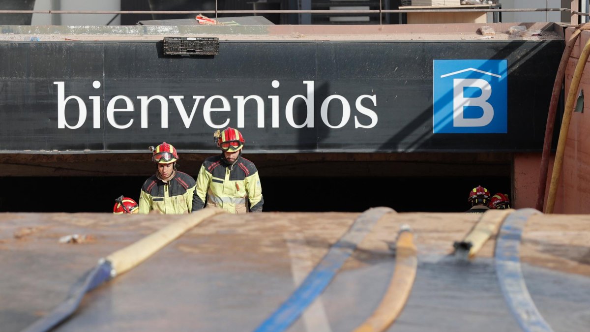 El centro comercial está evaluando los daños, que han afectado a toda la zona, y desconoce la fecha de reapertura.