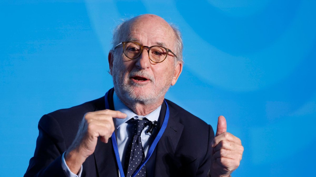 El presidente de Repsol, Antonio Brufau, durante su intervención en el Décimo Foro Global de Ingeniería y Obra Pública que se celebra en Barcelona.