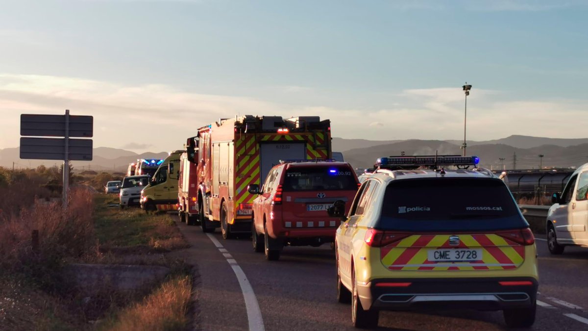 Vehículos de emergencias en el lugar del accidente.