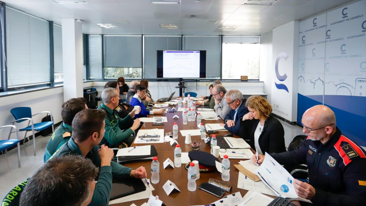 Los cuerpos de seguridad aportaron datos de su tarea en Cambrils y valoraron varias acciones para mejorar la seguridad.