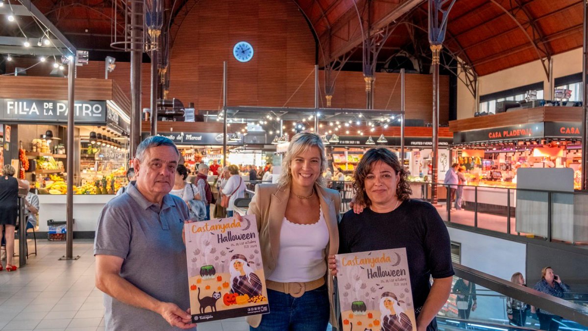 Momento de la presentación del programa de actividades para Halloween