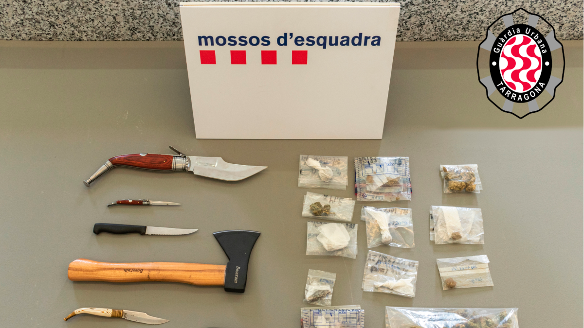 Drogas y armas intervenidas por la Guardia Urbana de Tarragona y los Mossos d’Esquadra.