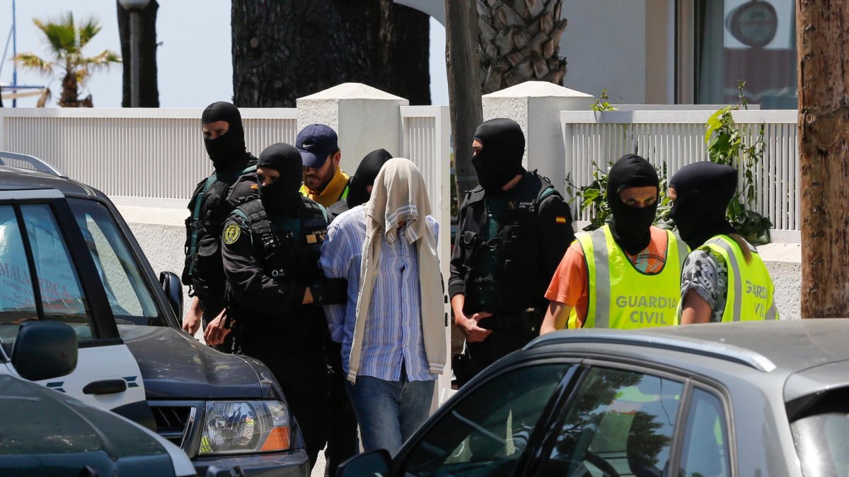 Detención de una persona en Salou por presunta colaboración con la mafia rusa; el caso quedó archivado.