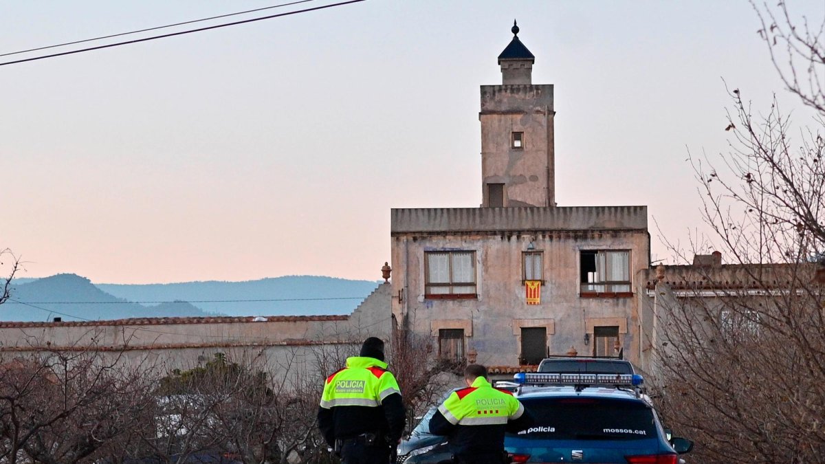 El pistolero se atrincheró en una masía en Riudoms después de disparar a tres compañeros y a un agente de los Mossos d’Esquadra.