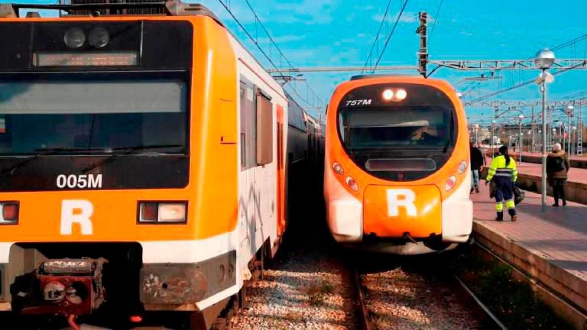 Imagen de archivo de dos trenes de Rodalies.