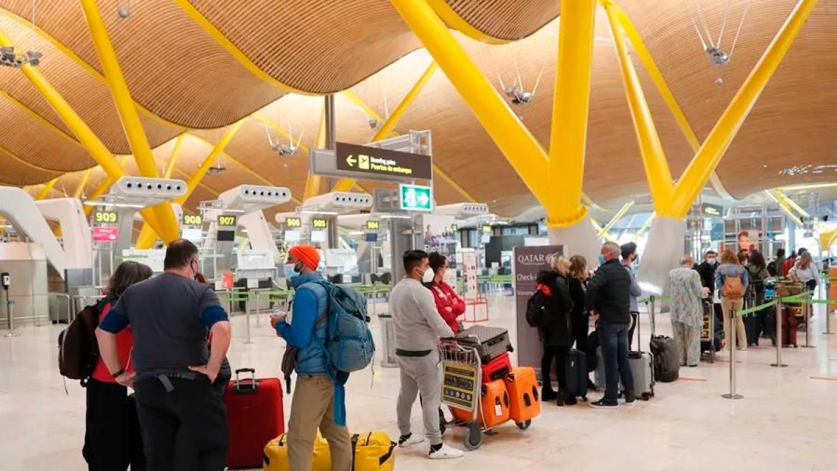 Colas en un aeropuerto.