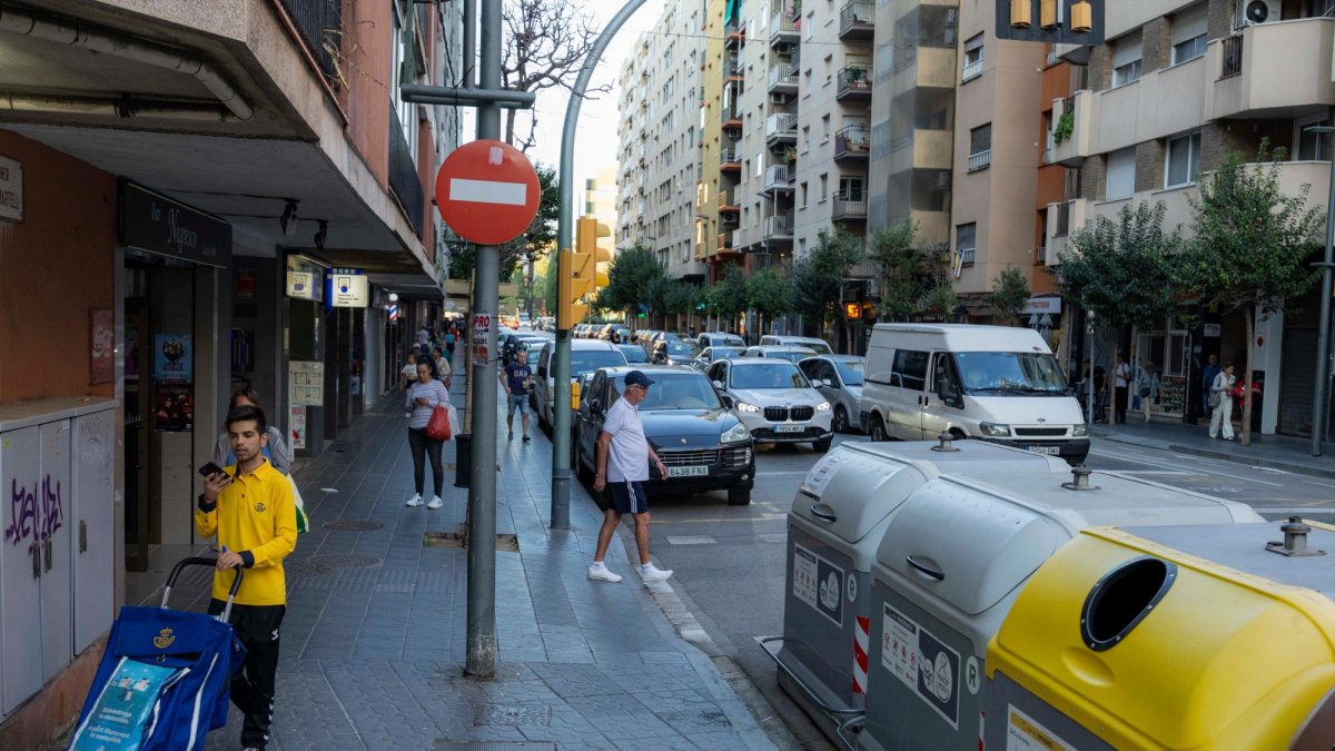 Los vecinos aseguran que la zona más conflictiva se centra entre la Plaça Imperial Tarraco y la avenida de Ramón y Cajal.