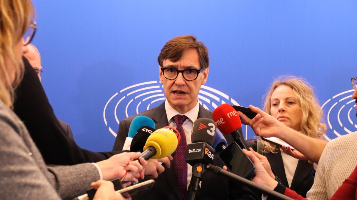Salvador Illa, durante su intervención ante los medios.
