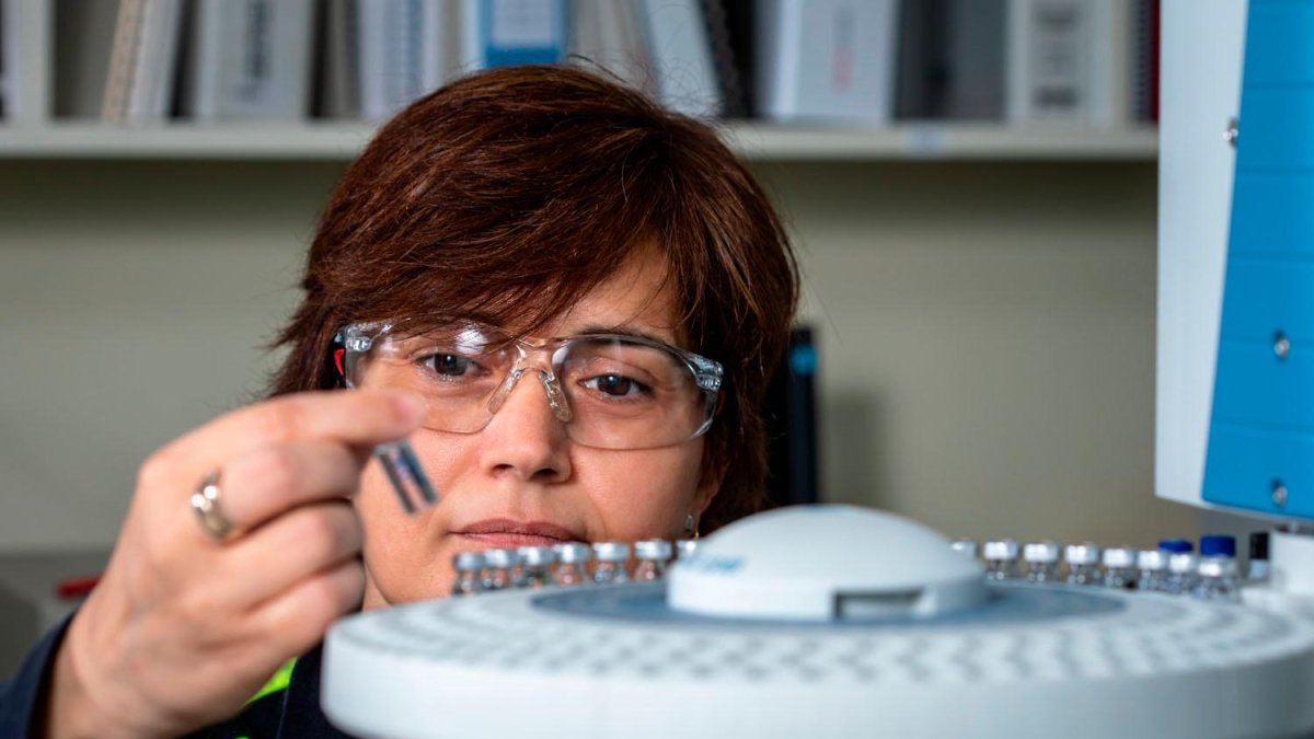 Teresa Camarasa, responsable de I+D de la División de Química Intermedia de Ercros.