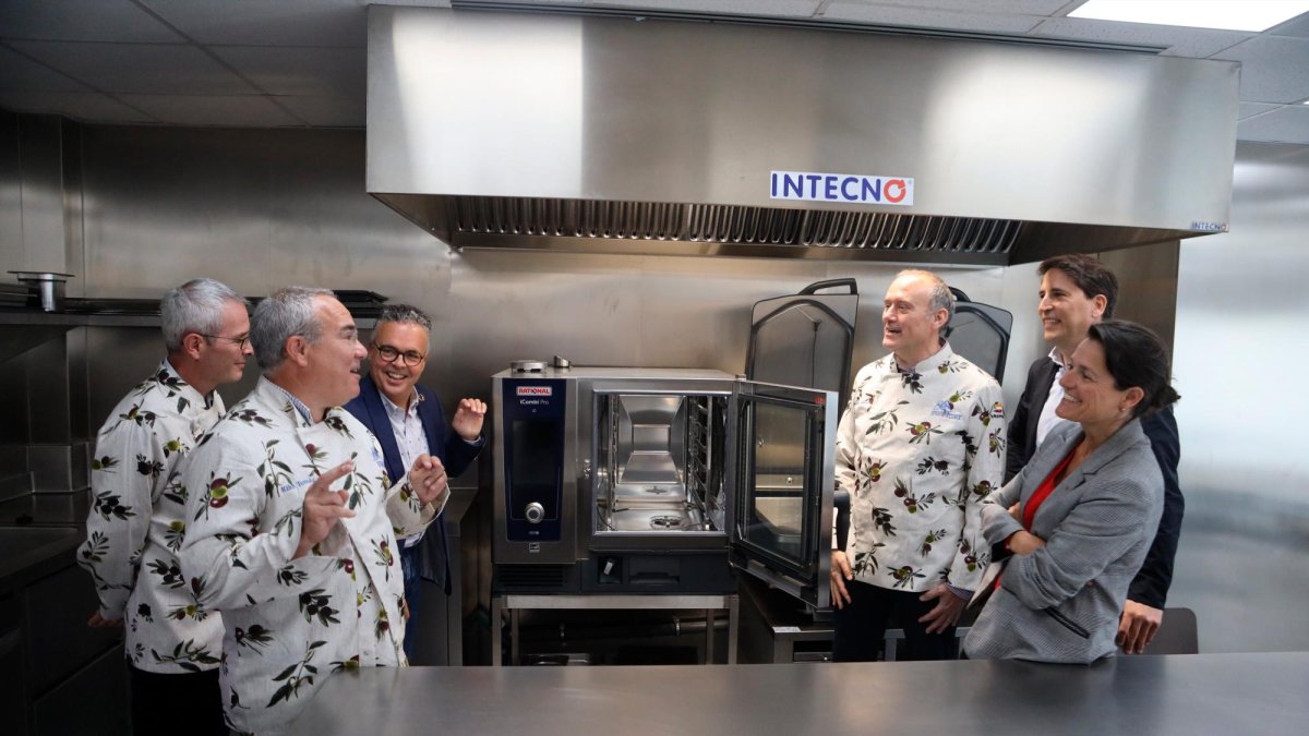 El Aula AEHT está en las instalaciones de la empresa Francesc Tomàs Llobet SL, en el polígono Nirsa de Reus.