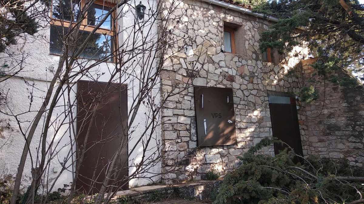 La casa fa 23 anys que està abandonada.