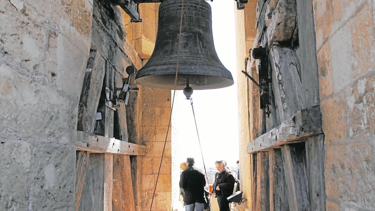 Imagen de la campana Petra Claudia.