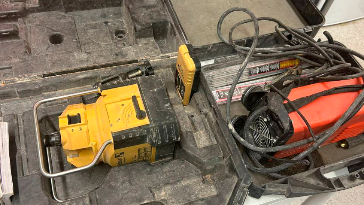 Los ladrones habían sustraido equipo de hasta 1.500 euros.