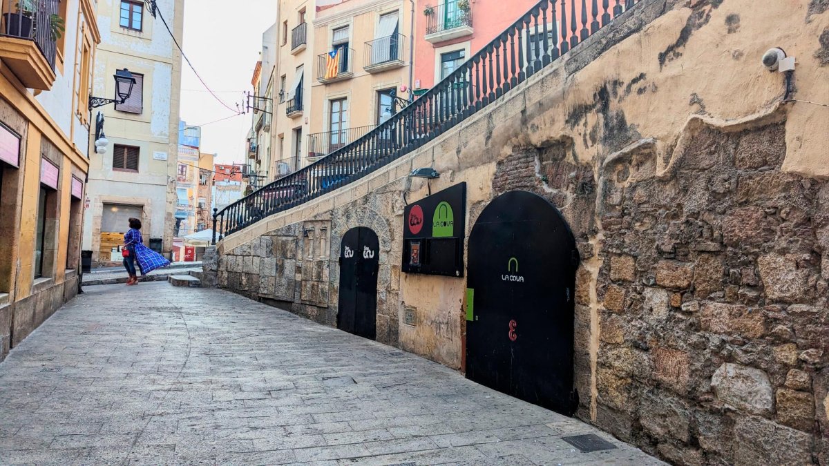 El Cau y La Cova cerraron sus puertas el pasado lunes 2 de octubre, 31 años después de su primera obertura.