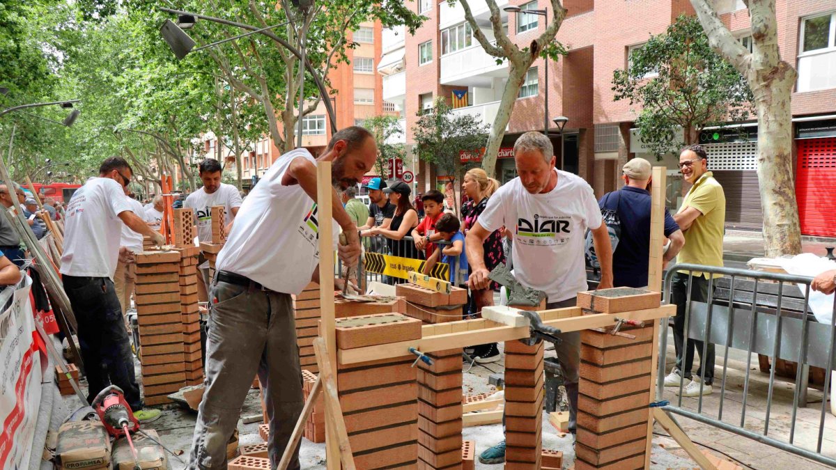 Els concursants, en plena activitat.