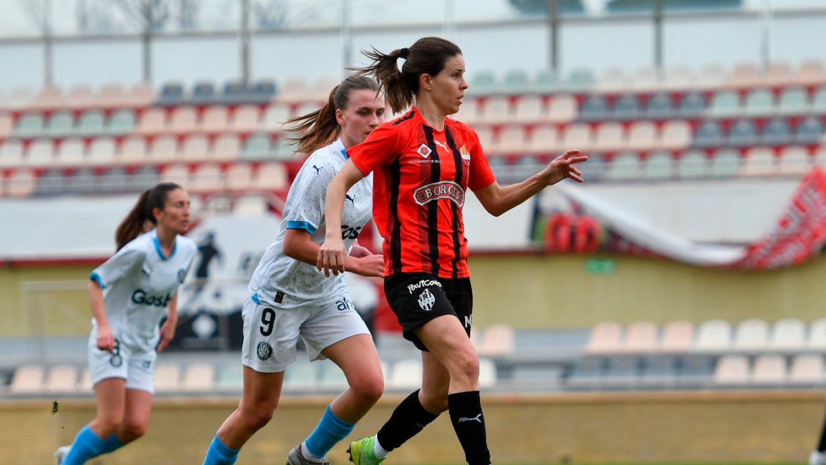Cristina Becerra cuelga las botas este curso tras una carrera espectacular en la que se ha dedicado en cuerpo y alma al fútbol.