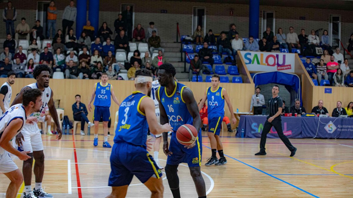 El CB Salou volvió a mostrar su faceta más imparable y derrotó con firmeza al CB L’Hospitalet.