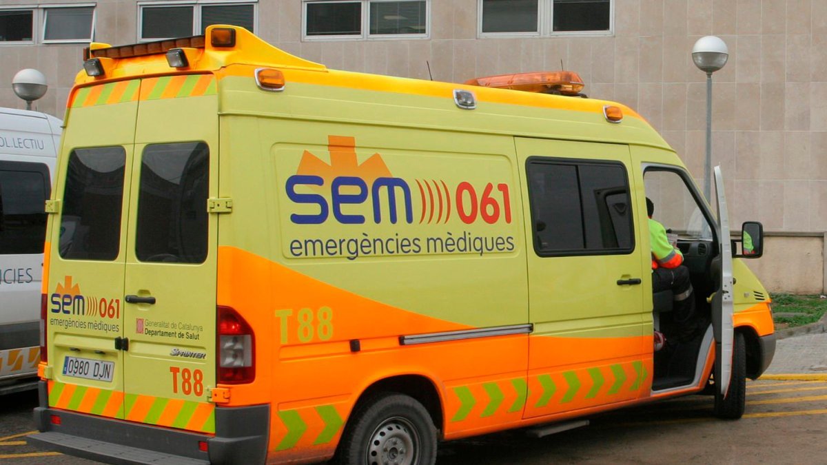 Imagen de archivo de una ambulancia del SEM.