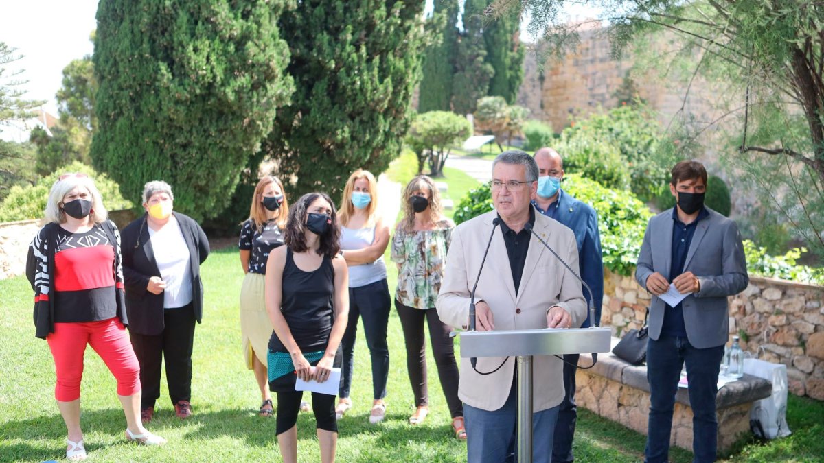 Ediles de Esquerra, Junts per Tarragona y la CUP, en la presentación del pacto de gobierno del 15 de junio de 2021.