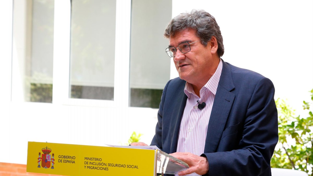 El ministro de Inclusión, Seguridad Social y Migraciones, José Luis Escrivá, ayer anunciando el plan del Gobierno.