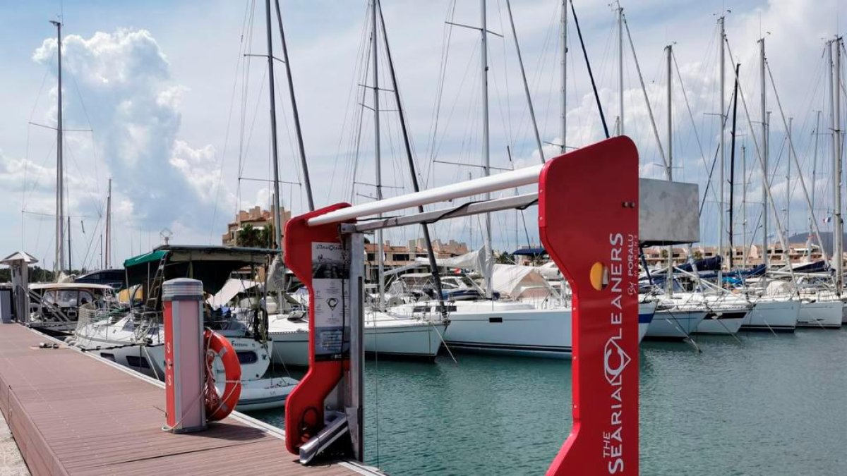 Els equips estan dotats d’un dipòsit de recollida de residus de 300 litres de capacitat.