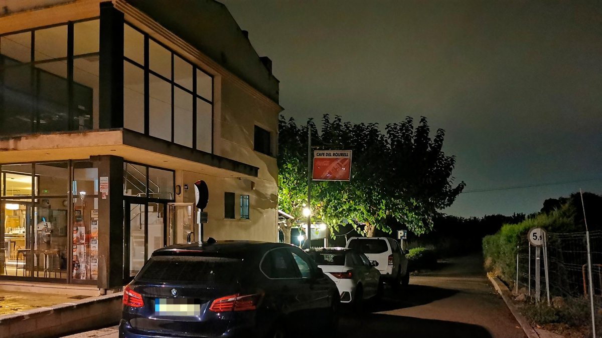 La víctima llegó a pie, de noche, hasta el Casal, donde pidió ayuda.