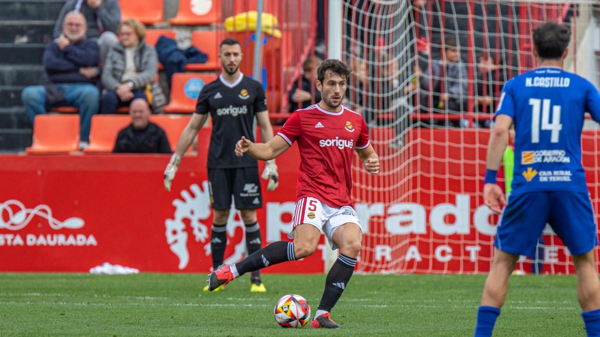 Dufur será el central titular junto a Pablo Trigueros en la visita a Arenteiro.
