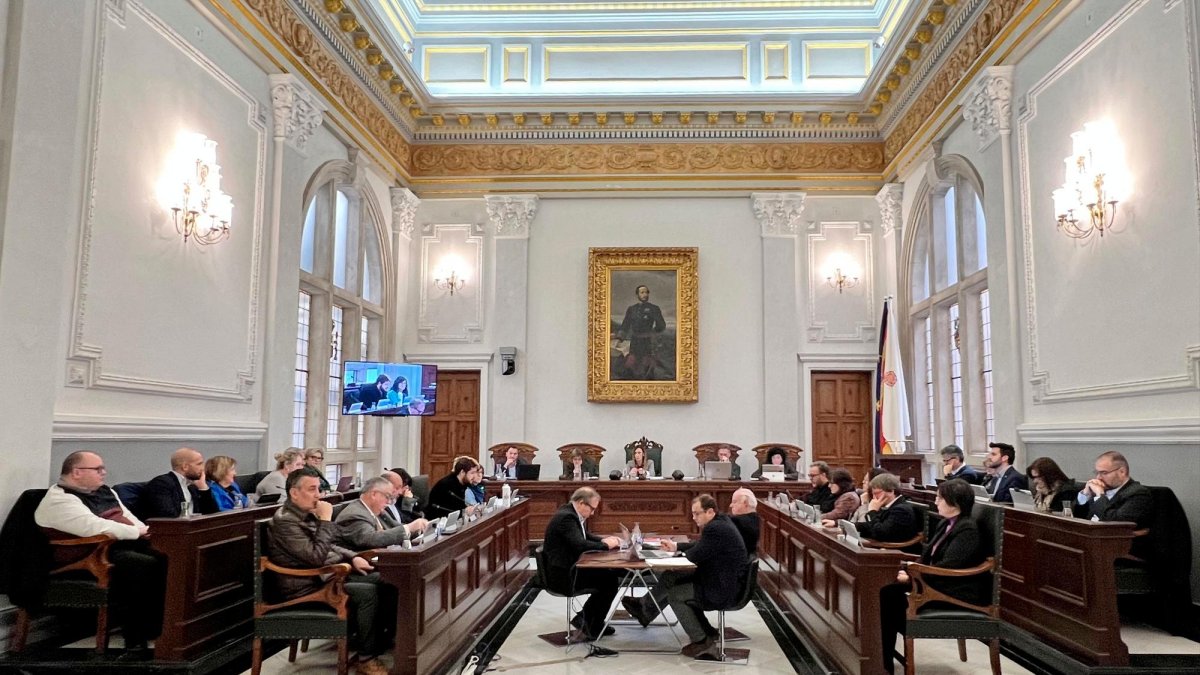 Un momento del pleno municipal, que se celebró en sesión extraordinaria ayer por la mañana.