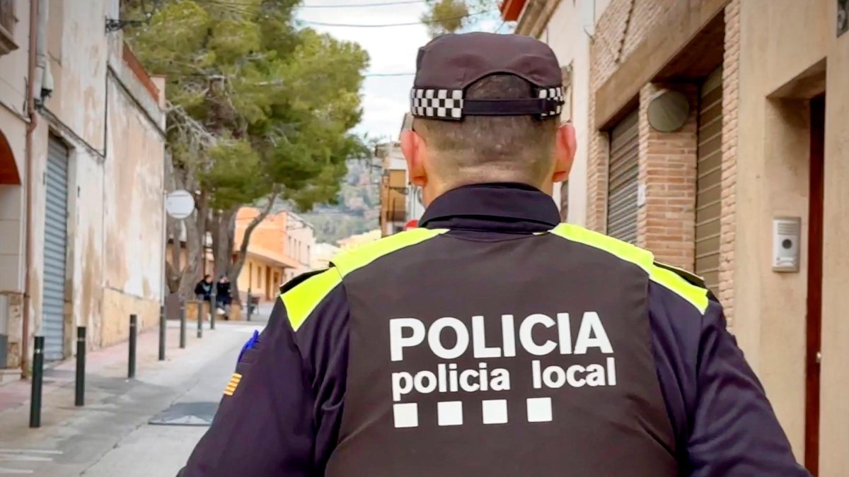 Un agente de la Policía Local de Roda de Berà.