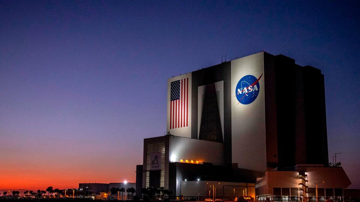 Los dos astronautas volverán en febrero de 2025 en una nave de SpaceX.