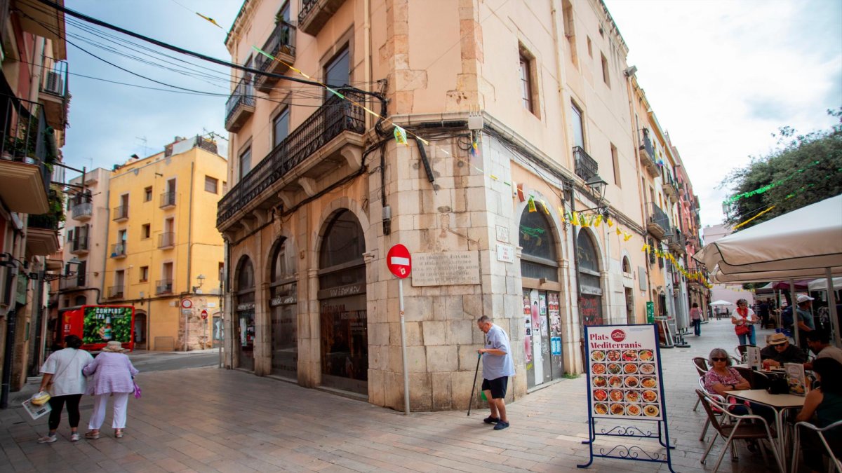 El Mercat del Fòrum, en la Part Alta, está cerrado desde 2008.