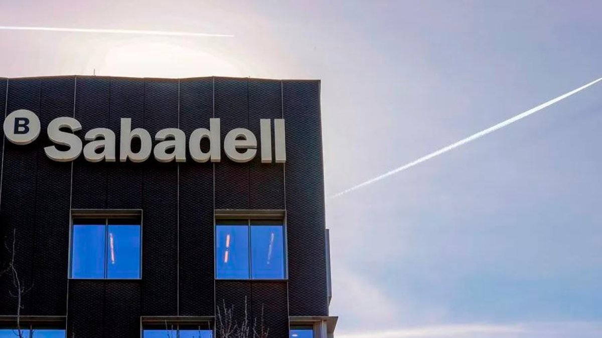 La CNMV admite a trámite la opa del BBVA por el Sabadell