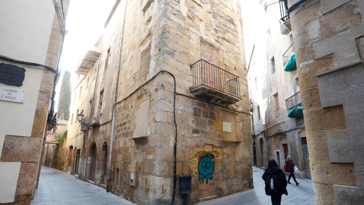 El inmueble está en la calle Riudecols de la Part Alta.