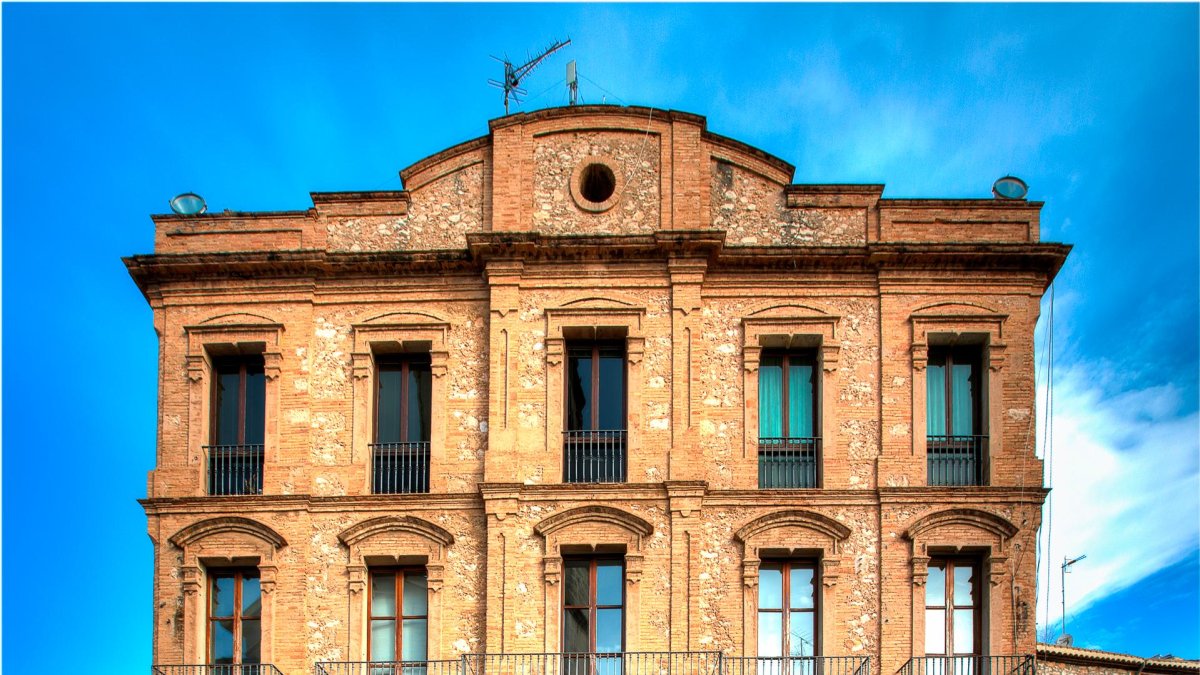 El Ayuntamiento de Calafell.