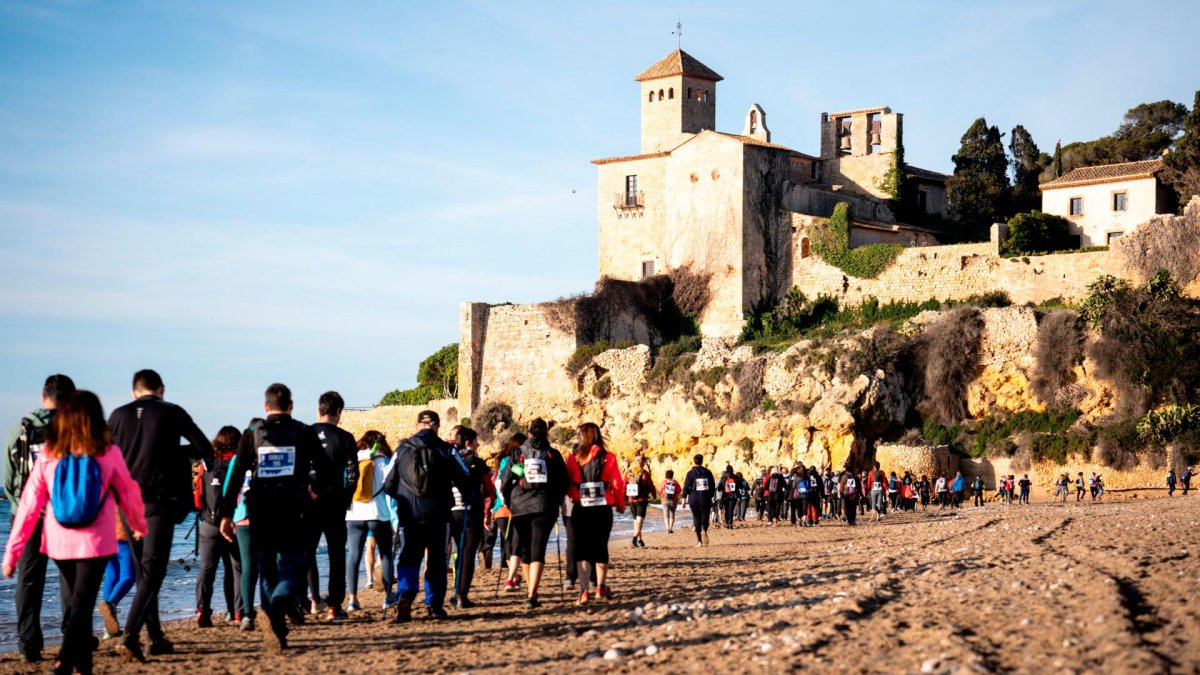 Participants de la Marxa Castells del Baix Gaià, en la edició de 2024.
