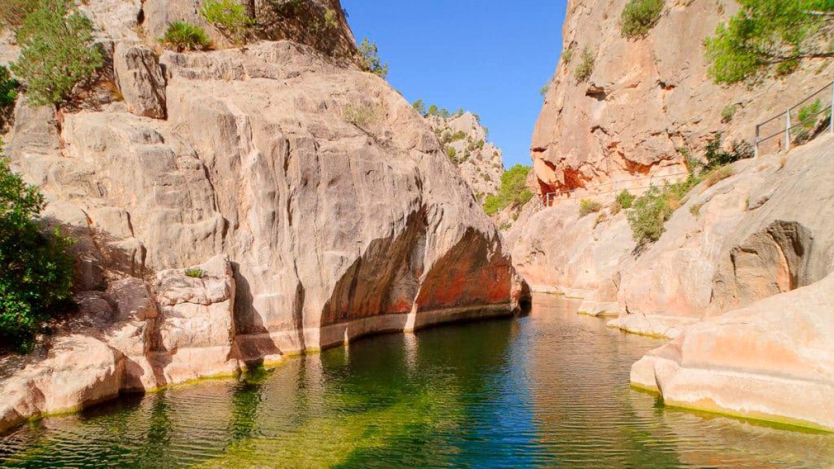 Está en la Terra Alta (Tarragona) y es el balneario natural más conocido de Catalunya