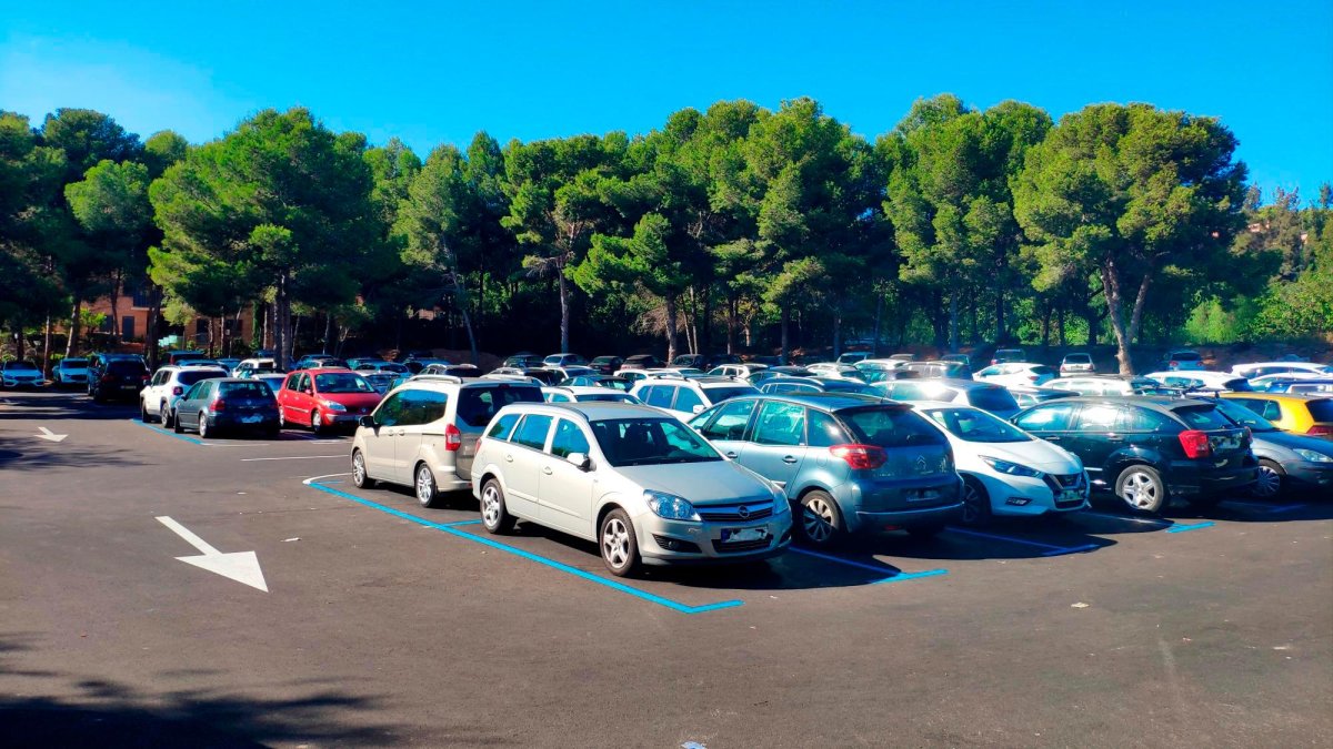 Las zonas azules de Salou se llenan en verano.