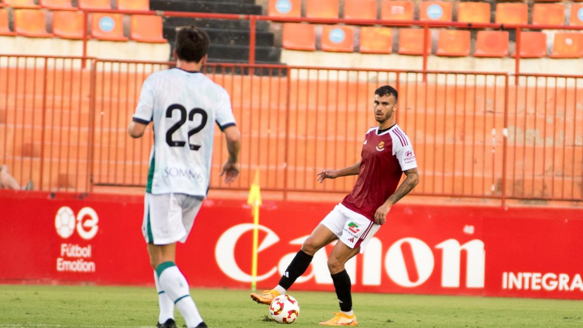 Antonio Lea, el futbolista con más minutos de la pretemporada.