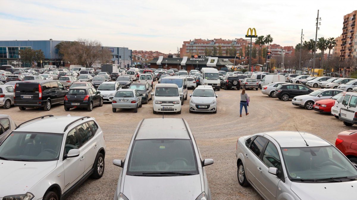 El aparcamiento del Pi del Burgar, con 200 plazas, es el segundo más grande de Reus, que pasará de 8 a 12 o 13 superficies de este tipo.