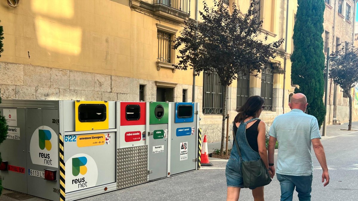 Una de las tres primeras islas emergentes que tuvo Reus, más pequeña que las que vendrán.