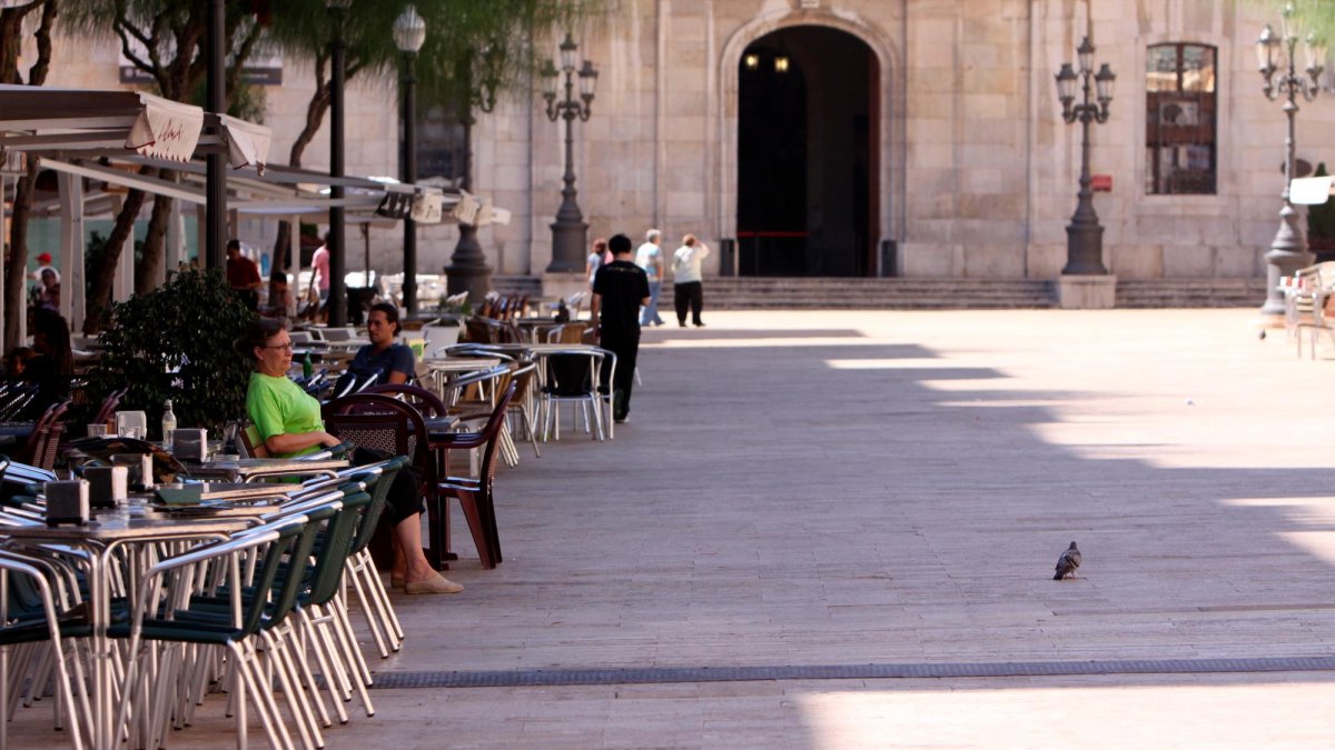 En el caso de Tarragona, el umbral, por calor intenso diurno, es de 34,2 °C.