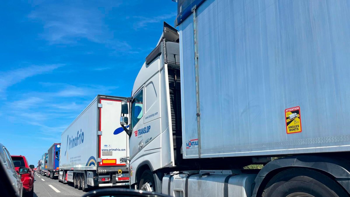 Las retenciones llegan hasta los 3 km.