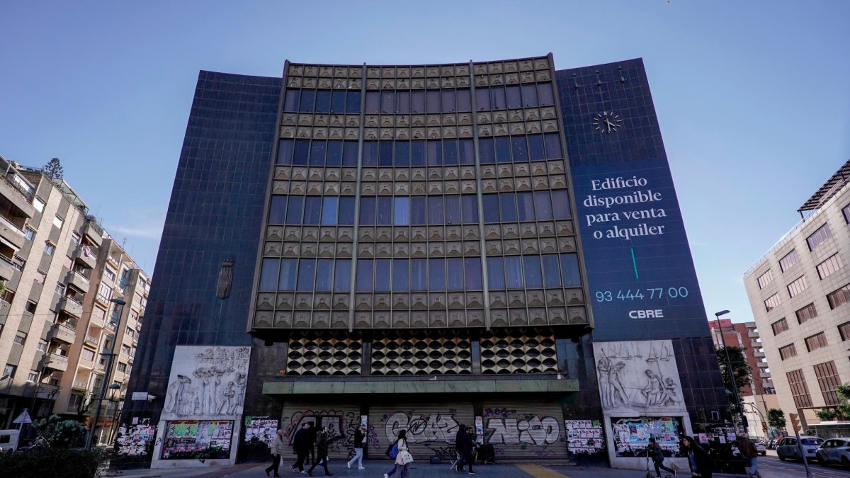 Imagen del inmueble situado en la Plaça Imperial Tarraco. El 28 de marzo es la fecha límite para saber el nuevo propietario.