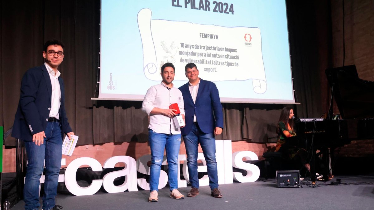 La Coordinadora de Colles Castelleres de Catalunya distinguió a Nens del Vendrell con el premio ‘El Pilar.