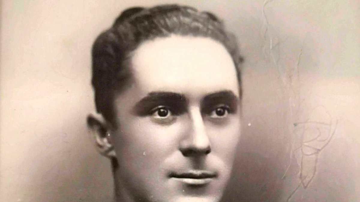 Sebastià Campos Terré amb l’uniforme militar.