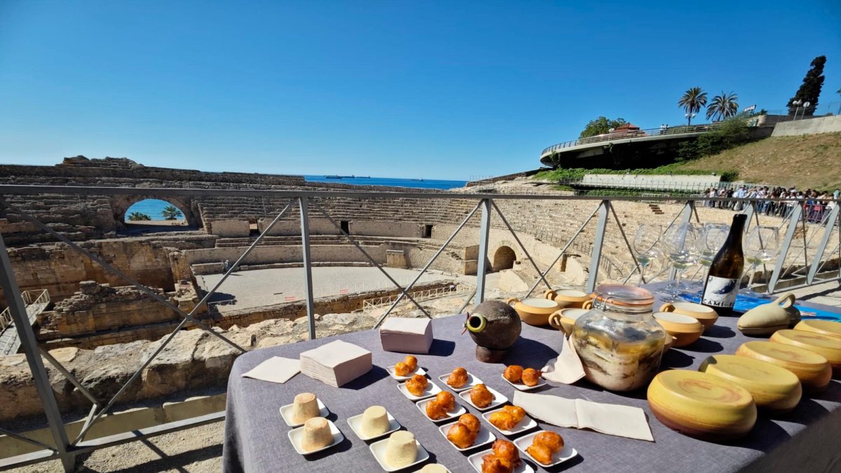Presentación del Convivium frente al anfiteatro.