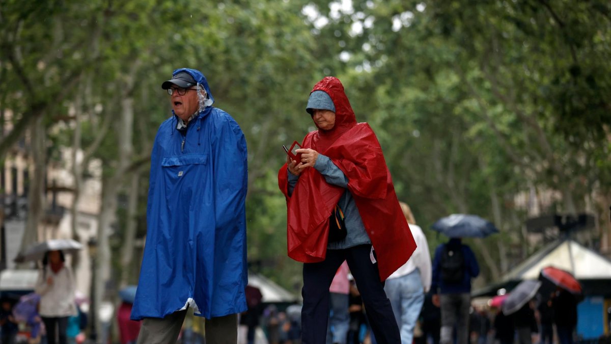 Se prevé que con el avance de la tarde la lluvia vaya escampando.