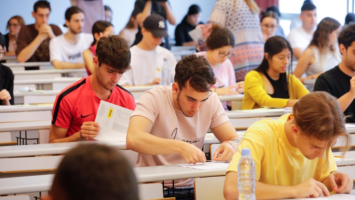 El alumnado de bachillerato tendrá que hacer varias lecturas durante el curso para consolidar las competencias, a propuesta de cada centro.